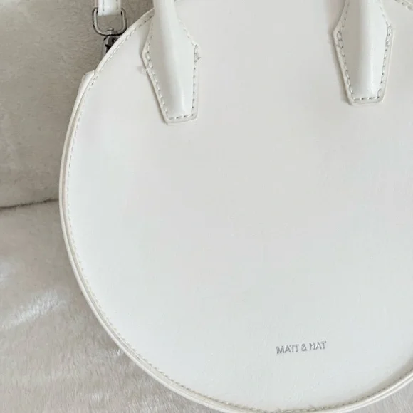 MATT & NAT Vegan White Circle Tote Handbag - Picture 4 of 12
